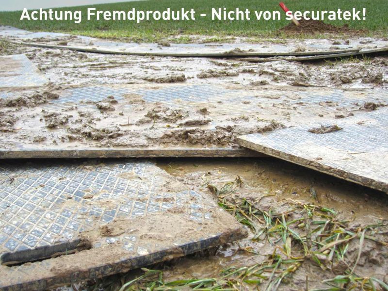 Fahrstrasse für geologische Bohrungen im Gelände mit Bodenschutzplatten