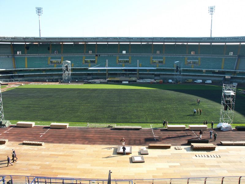 Rasenschutz für ein Event im Fussballstadion mit dem Rasengitter RG24