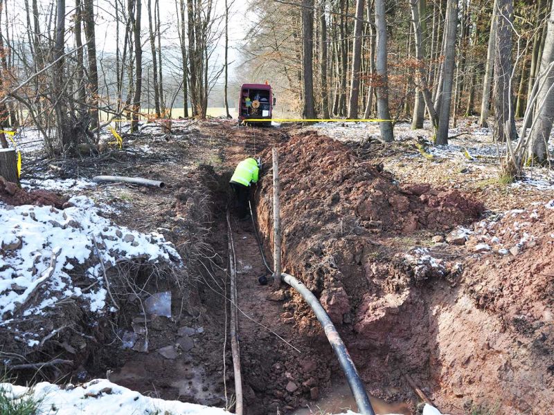 Mobile Baustraße Telekom-Baustelle Esselbach im Steigerwald mit der s:tek 48 Bodenschutzplatte
