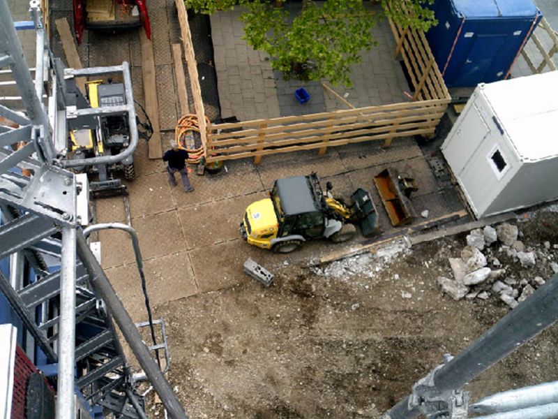 Temporäre Arbeitsplattform im innerstädtischen Bereich mit der s:tek