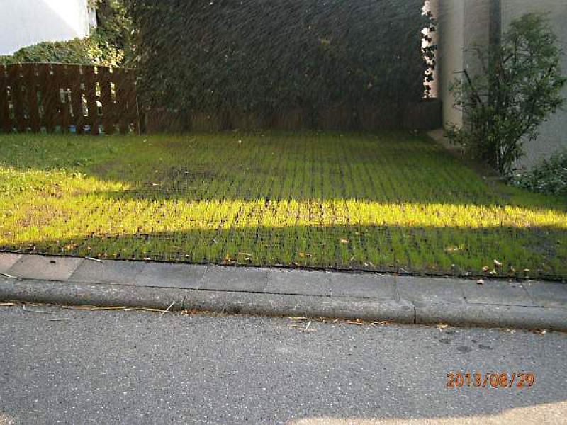 Anlegen eines zusätzlichen PKW-Stellplatz im Vorgarten mit dem Bodengitter BG50