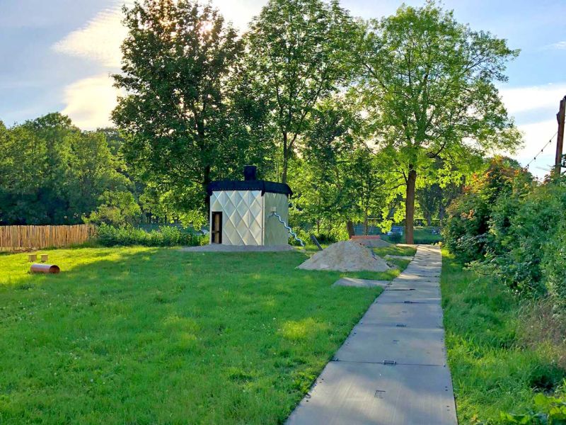 Mobile Straßen und temporäre Wege für Fußgänger & Fahrzeuge auf der Documenta in Kassel