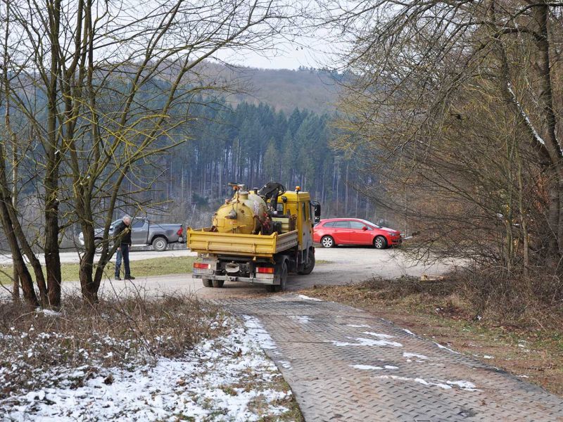 Mobile Baustraße Telekom-Baustelle Esselbach im Steigerwald mit der s:tek 48 Bodenschutzplatte