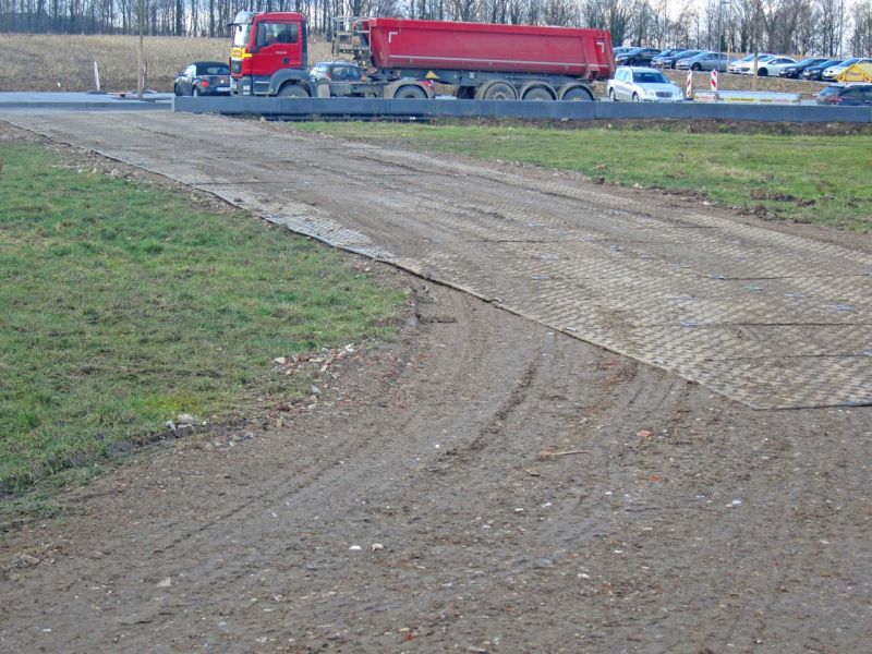 Mobile Baustraße zur Abfuhr von Erdarbeiten in Aachen