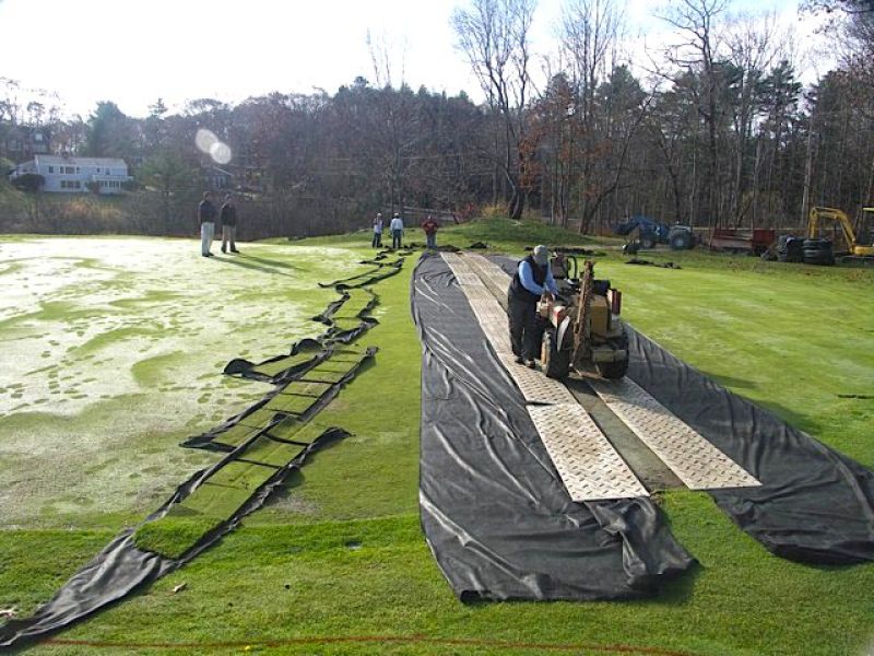 Fahrplatten für den Rohrleitungsbau / Leitungsbau auf einem Golfplatz