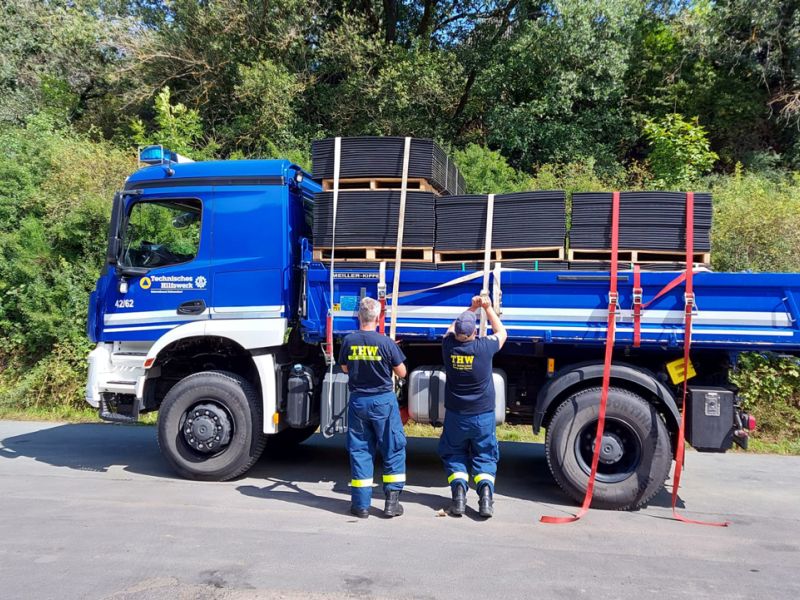 Securatek liefert Fahrbahnplatten für den THW Einsatz im Hochwasser bzw. Flutkatastrophengebiet in Ahrweiler.