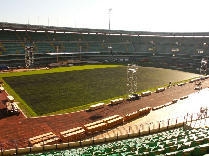 Rasenschutz für ein Event im Fussballstadion mit dem Rasengitter RG24