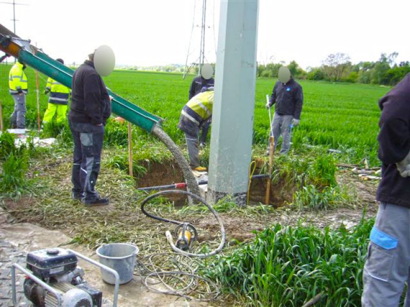 Mobile Baustraße für einen Freileitungsbau in Ulm