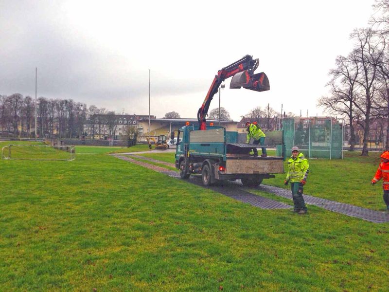 Mobile Fahrstraße - Rasen schützen, Flurschaden vermeiden