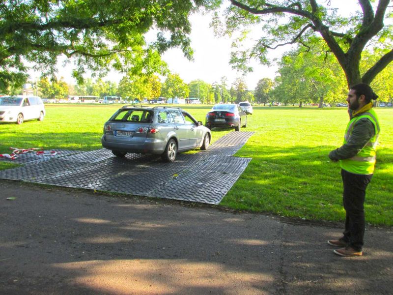 Mobile Fahrstraße für den IAA Besucherparkplatz Frankfurt
