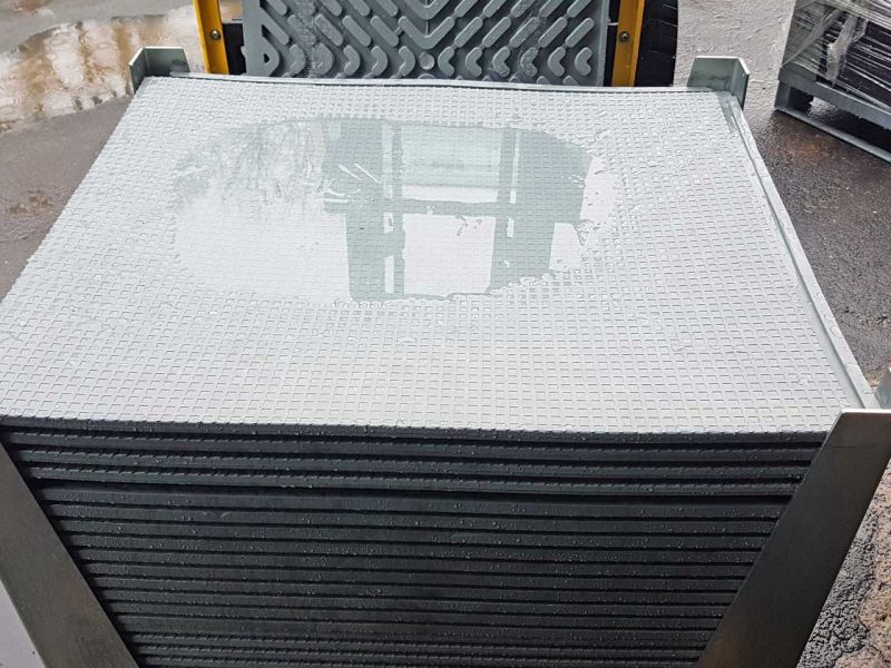 Hier die etwas feiner profilierte FastFloor Bodenmatte FF27, empfohlen für ebene Böden und im Eingangsbereich, Zugangsschleusen und für Zelte empfohlen wird