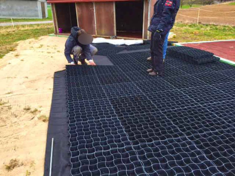 Bodengitter BG50 für ein Pferdepaddock selbst verlegen und verfüllen