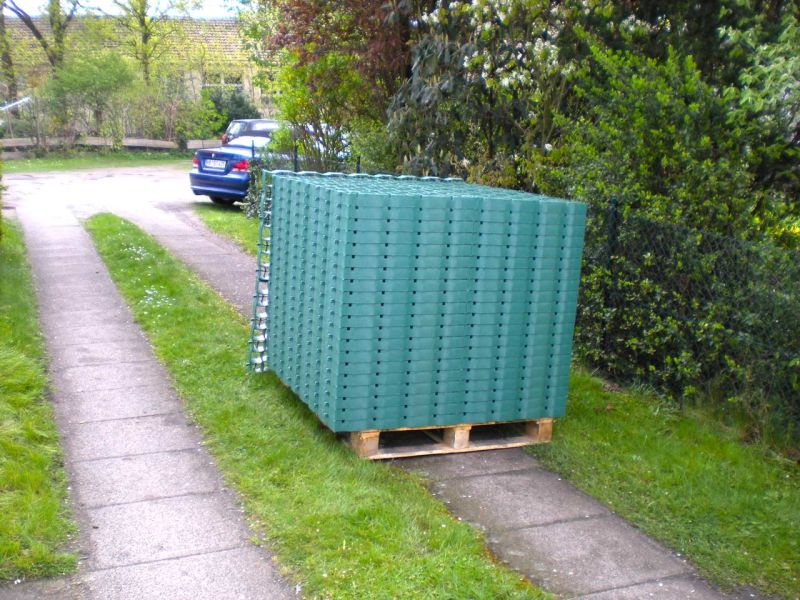 Neugestaltung eines begrünten Mieterparkplatz mit dem Bodengitter BG50
