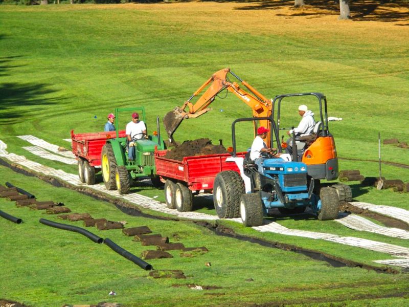 Fahrplatten für den Rohrleitungsbau / Leitungsbau auf einem Golfplatz