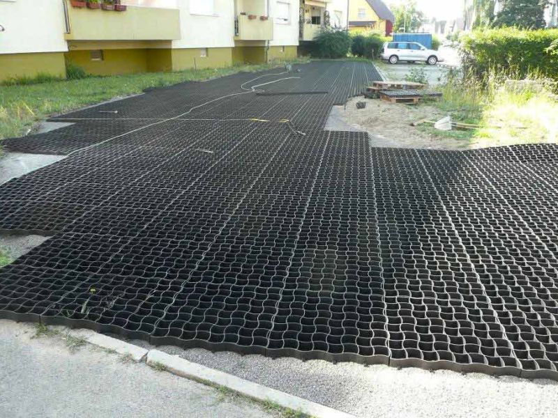 Bodenbefestigung eines Rettungsweg, Feuerwehrzufahrt mit dem Bodengitter BG50