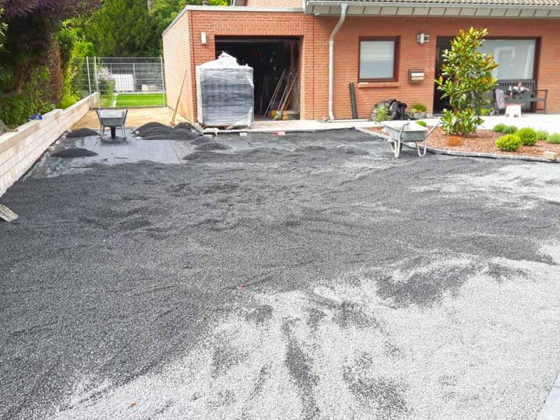Bodengitter für eine schöne, dekorative Gestaltung von Einfahrt, Hof & PKW Stellplatz mit Schotter