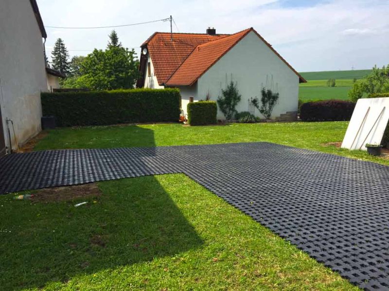 Rasengitterstein RGS35 zur direkten Verlegung ohne Unterbau auf den Rasen
