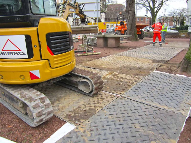 Sanierung einer Deichanlage - Wurzelschutz / Baumwurzelschutz