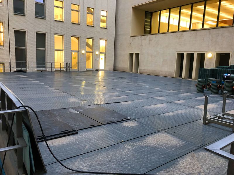 Herstellung einer temporären Arbeitsplattform für ein Ingenieursprojekt mit der e:tek PRO Fahrplatte