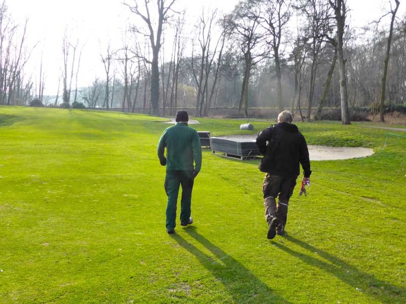 Baustraße zur Teichentschlammung im Golfplatzbau bzw. Golfplatzpflege