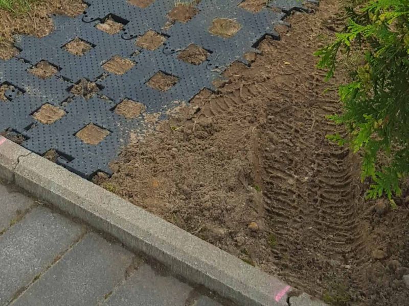 Rasengitterstein RGS35 für einen zusätzlichen PKW Stellplatz auf Rasen