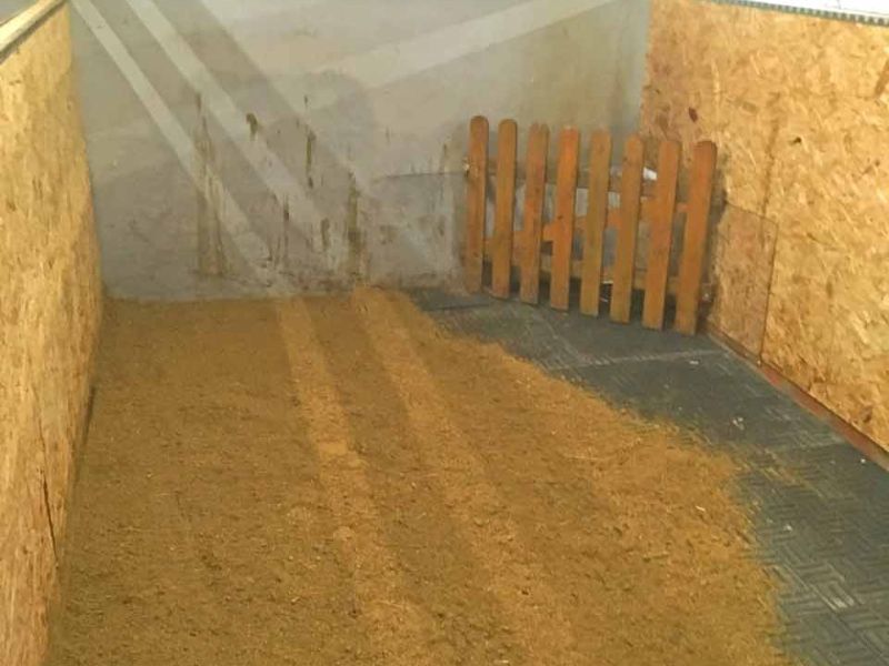Stallmatten zur Verbesserung des Stallklima und Vereinfachung der Stallpflege