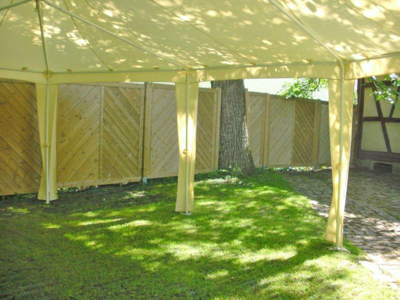 Dauerhafte Rasenverstärkung eines Pfarrgarten für Feste und Feierlichkeiten