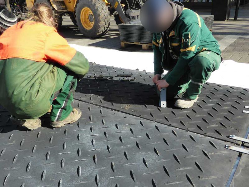 Baustrasse Pflasterschutz Fussgaengerzone Giessen 34 referenz