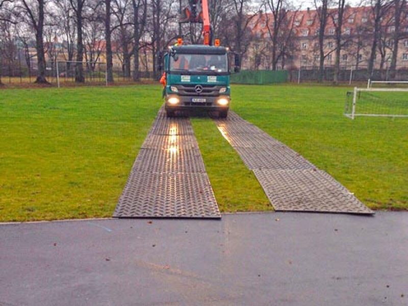 Mobile Fahrstraße - Rasen schützen, Flurschaden vermeiden