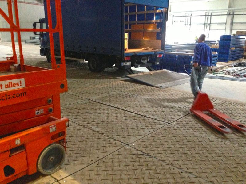 Fahrplatten als Bodenschutz - Neubau Hochregallager 2/2