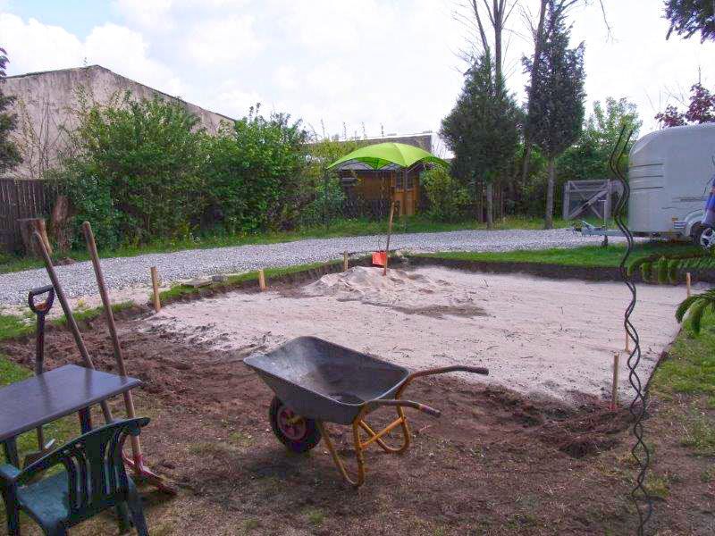 Befestigung eines Gartenweg ohne Unterbau mit Bodengitter BG50