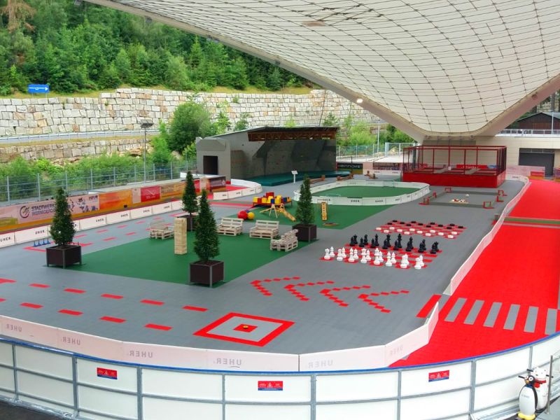 Multi Sportboden MSB10 als Eventboden und Veranstaltungsfläche für die Sommersaison in der Schierker Feuerstein Arena