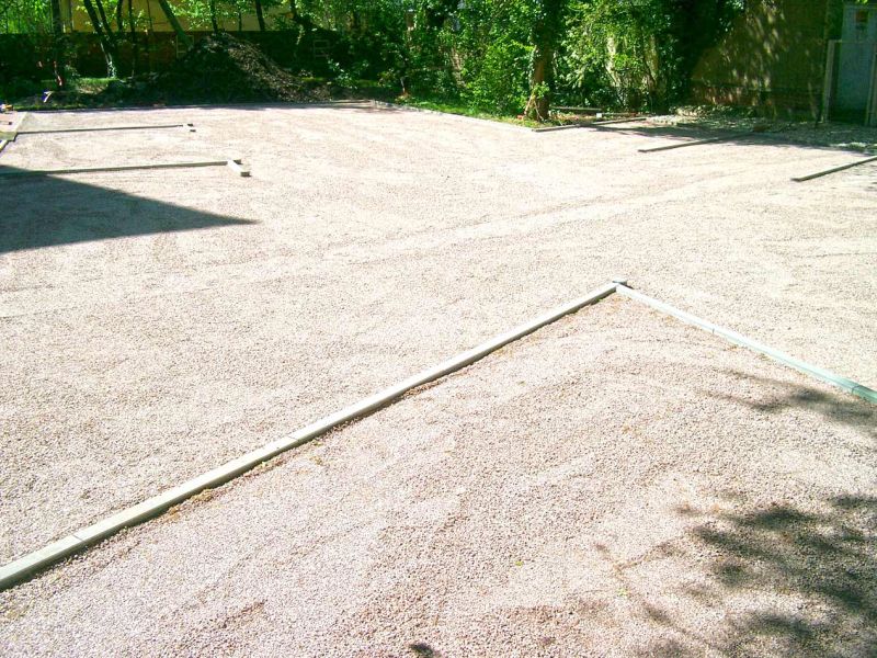Herstellung eines großen Parkplatz mit dem Bodengitter BG30