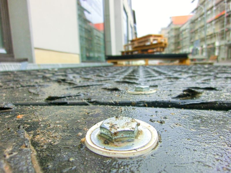 Bodenschutzplatten zum Schutz des Pflasters - Neubau in Bad VilbelBodenschutzplatten zum Schutz des Pflasters - Neubau in Bad Vilbel