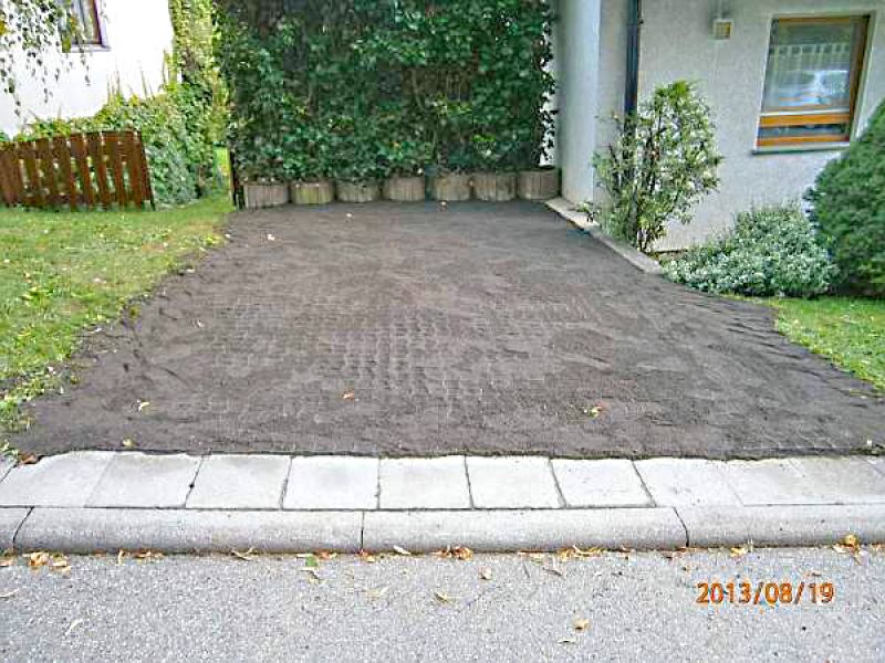 Anlegen eines zusätzlichen PKW-Stellplatz im Vorgarten mit dem Bodengitter BG50