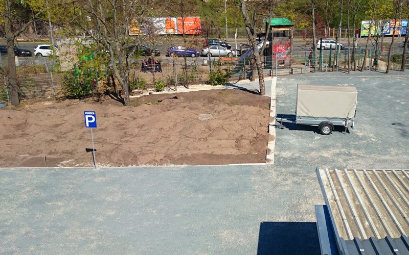 Parkplatz begradigen mit der Kiesmatte KM30 31 referenz