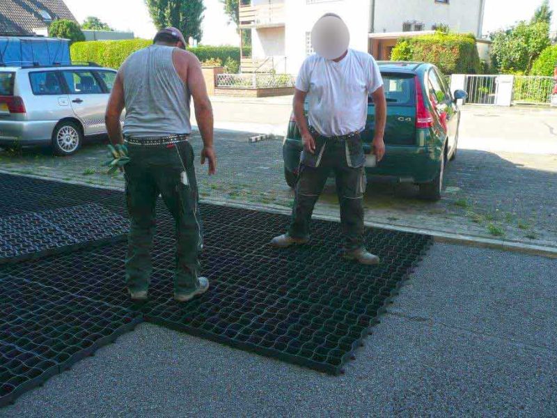 Bodenbefestigung eines Rettungsweg, Feuerwehrzufahrt mit dem Bodengitter BG50