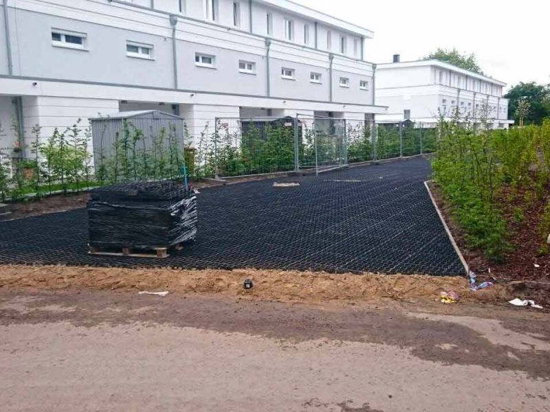 Herstellen einer Feuerwehrzufahrt und Rettungsweg mit dem Bodengitter BG50