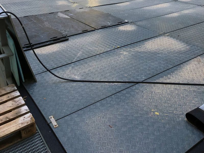 Herstellung einer temporären Arbeitsplattform für ein Ingenieursprojekt mit der e:tek PRO Fahrplatte