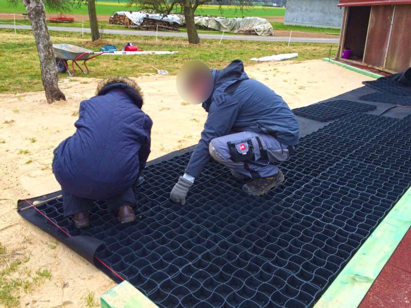 Bodengitter BG50 für ein Pferdepaddock selbst verlegen und verfüllen