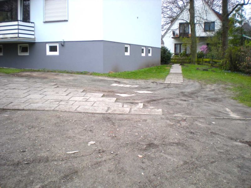 Neugestaltung eines begrünten Mieterparkplatz mit dem Bodengitter BG50