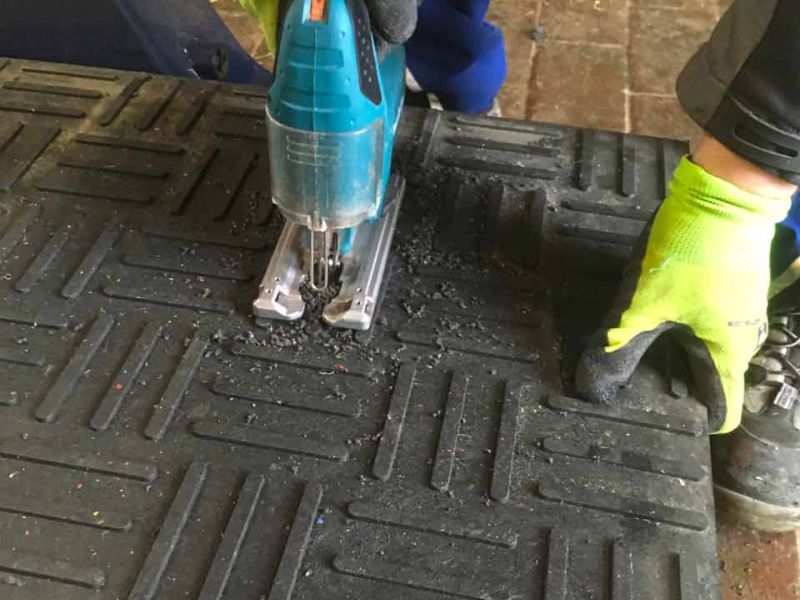 Stallmatten zur Verbesserung des Stallklima und Vereinfachung der Stallpflege