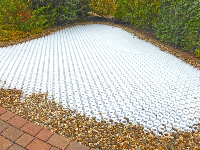 Herstellung eines PKW Stellplatz auf einer schon angelegten Kiesfläche mit dem Kiesgitter KG30