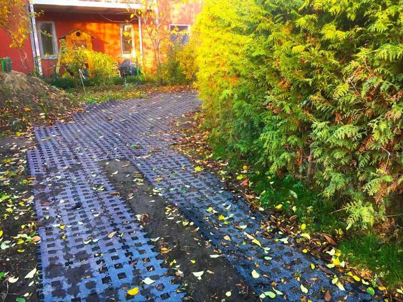 Rasengitterstein RGS35 Gartenweg neu anlegen 09 referenz