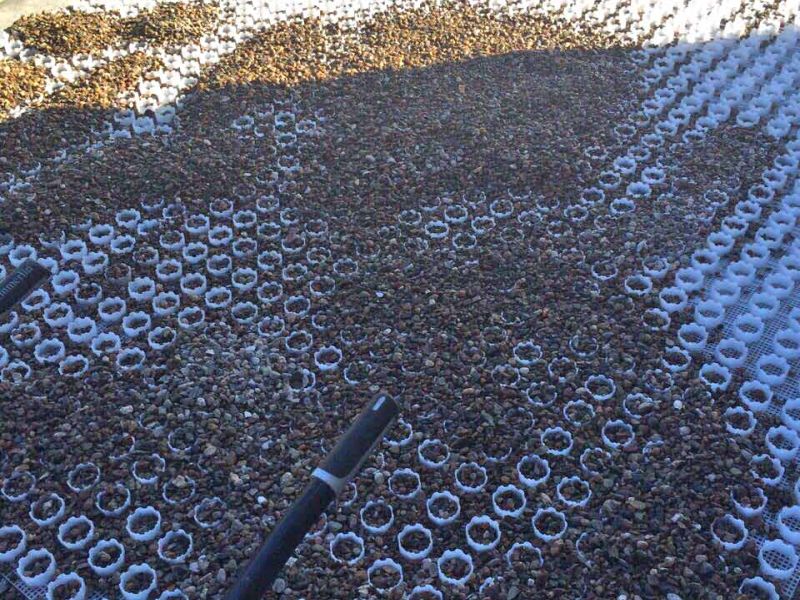 Bodenbefestigung des Hof und der Einfahrt mit dem Kiesgitter KG30