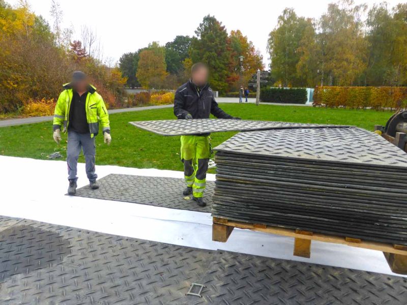 Fahrplatten als mobile Baustraße im Rohrleitungsbau in Giessen
