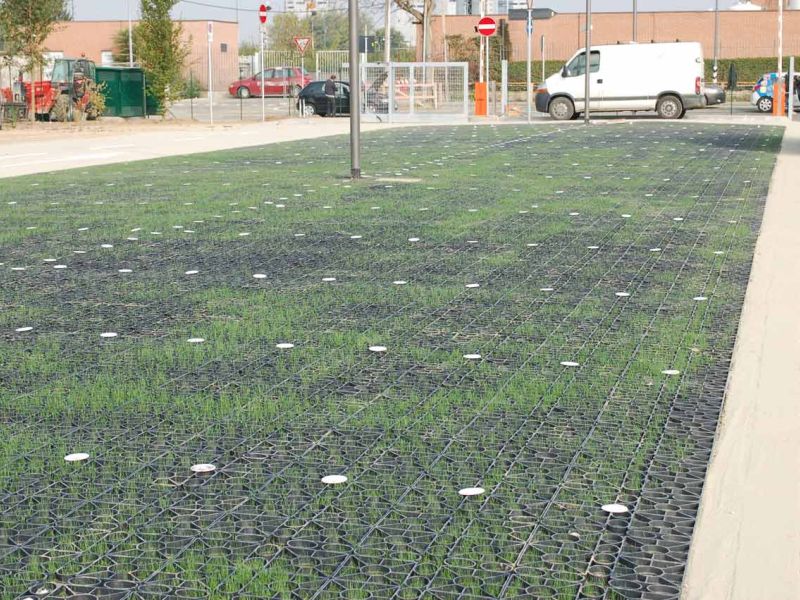 Herstellen eines Großparkplatz mit dem Kunststoff Rasengitter RG24
