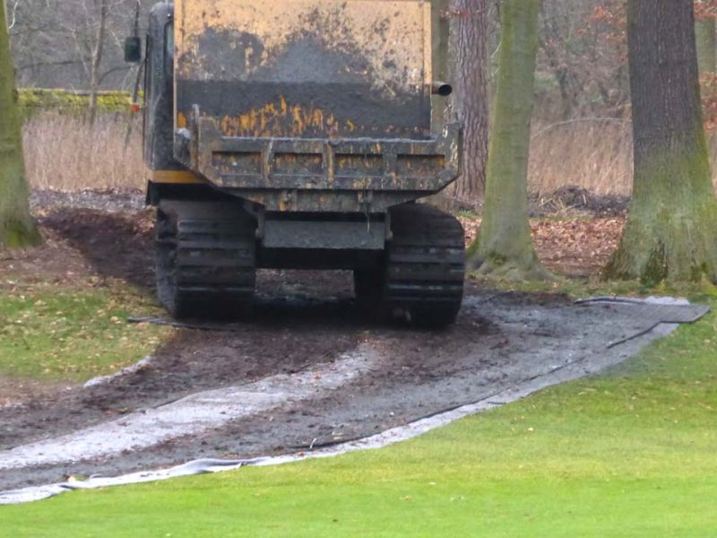 Mobile Baustraße als Bodenschutz bei Kettenfahrzeugen