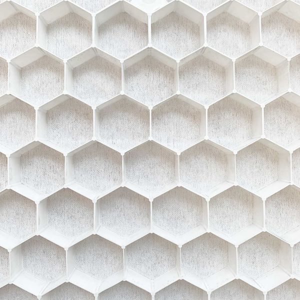 Kieswabe KW30 XXL · 0,64 m² · 800 x 800 x 30 · 300,0 t/m² · 0,870 kg · 55 mm Gitteröffnungsweite · integriertes Unkrautvlies · Stabilisierung von Kies & Schüttgüter