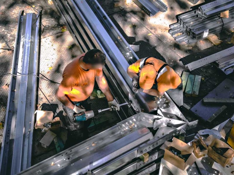 Lastverteilende Bodenschutzplatten als tragfähiger Unterboden zur Errichtung einer temporär genutzten Stahlhalle als Eventzelt